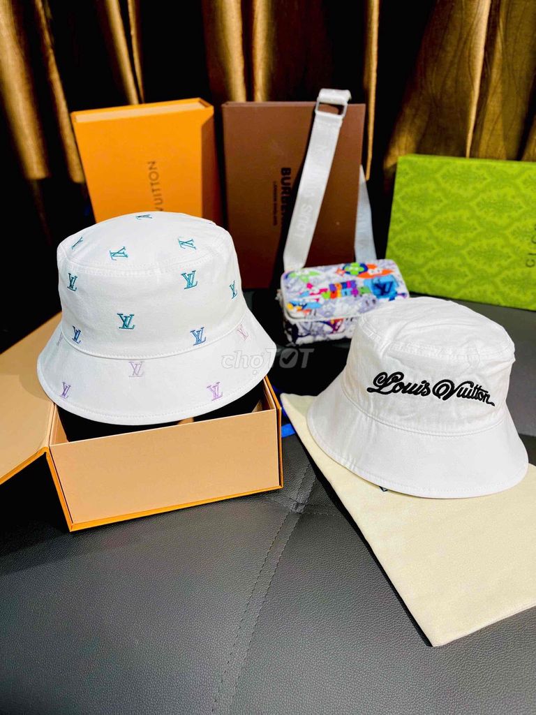 Nón/ Mũ Nam Bucket Cao Cấp Đội Được 2 Mặt. Mua bán Phụ kiện thời trang khác tại Quận Bình Tân Tp Hồ Chí Minh được đăng bởi Phương Luxury hình 1