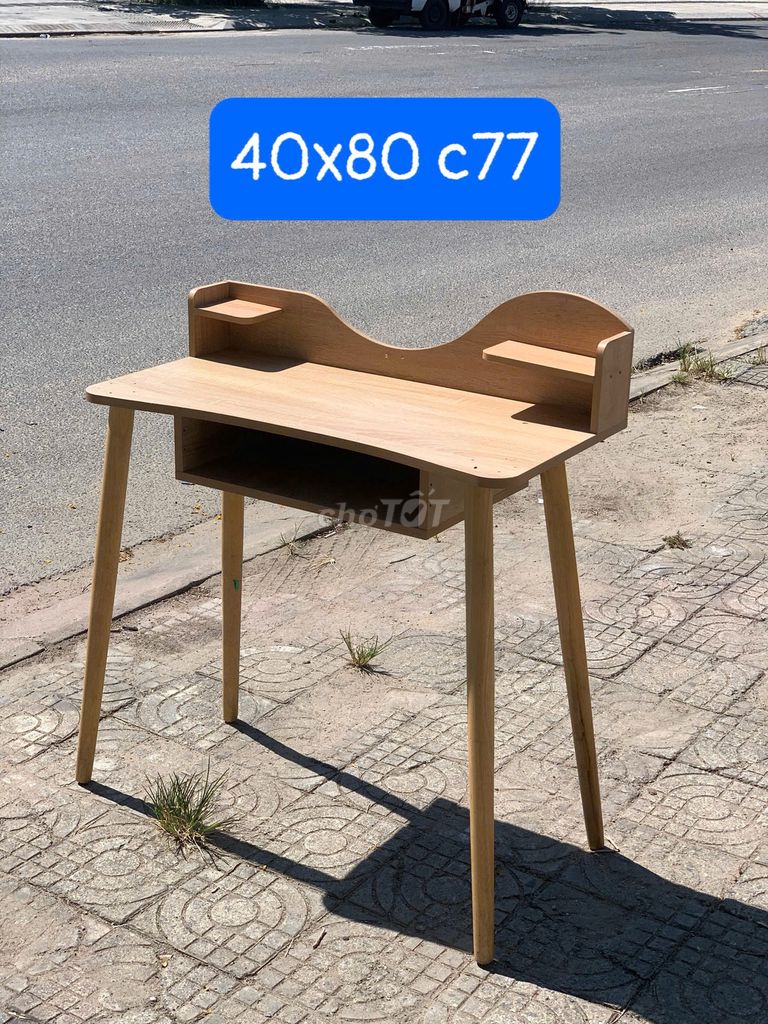 Bàn làm việc gỗ 40x80 cm. Mua bán Nội thất, đồ gia dụng khác tại Quận Sơn Trà Đà Nẵng được đăng bởi THẾ GIỚI ĐỒ CŨ ĐỒ CỔ LỚN NHẤT MIỀN TRUNG hình 1
