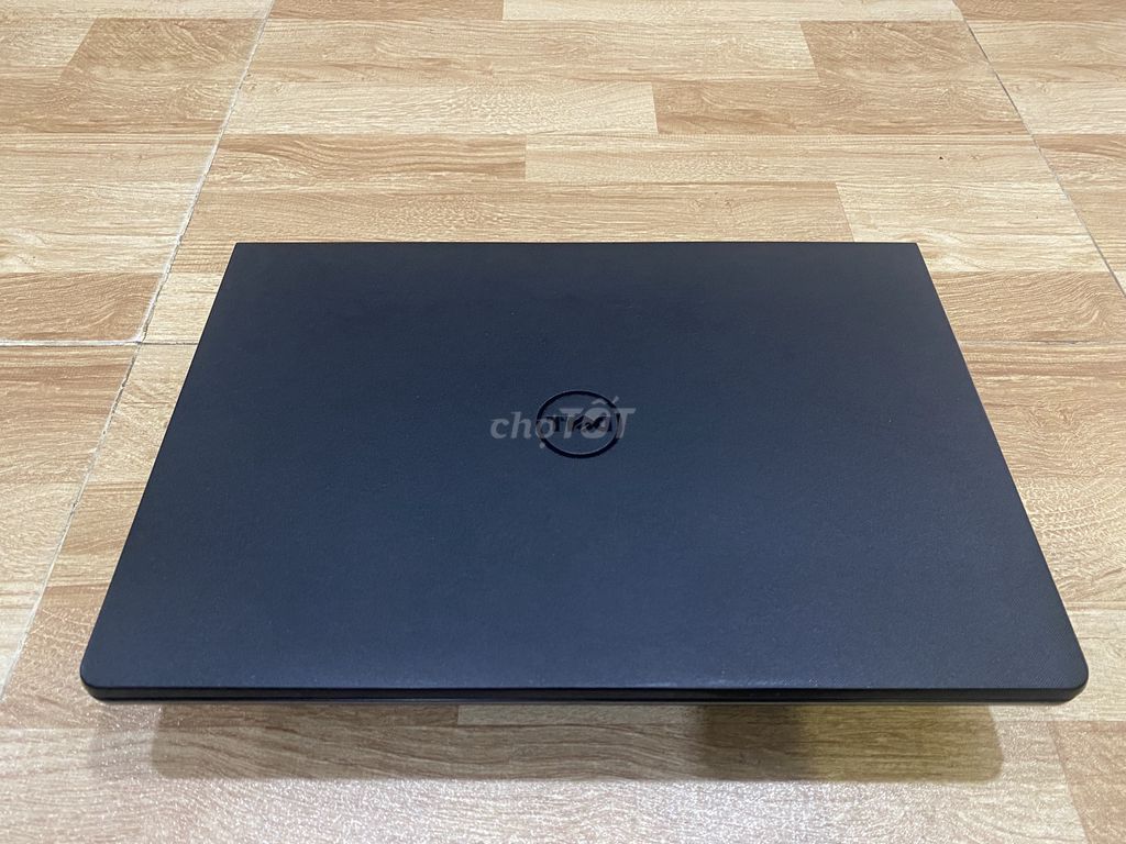 Dell inspron 3576 i5 8250u/8G/240G AMD520 15'6 FHD