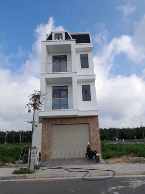 Nhà Nguyên Căn/Văn Phòng Cho Thuê. Cho thuê nhà ở tại Huyện Bắc Tân Uyên Bình Dương được đăng bởi Do Nguyen