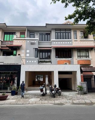 CHO THUÊ NHÀ NGUYÊN CĂN NGANG 8 MẶT TIỀN NGAY ĐỖ XUÂN HỢP. Cho thuê nhà ở tại Thành phố Thủ Đức Tp Hồ Chí Minh được đăng bởi Thu Lê 