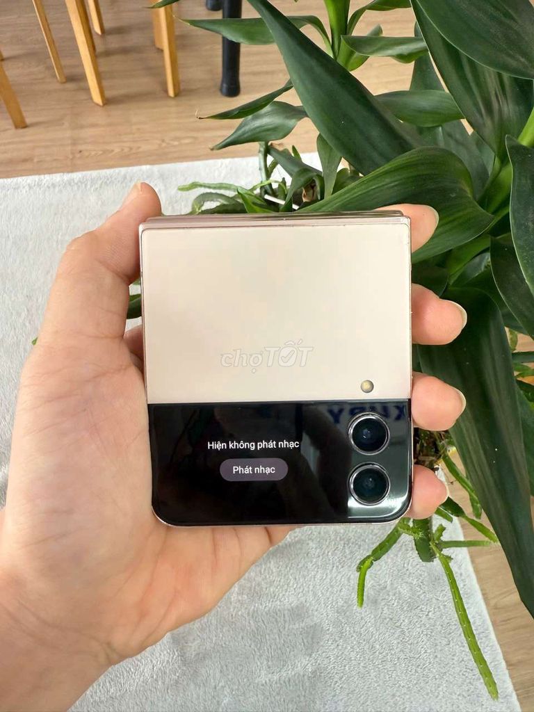Samsung Galaxy Z Flip 4 128GB Vàng Hồng. Mua bán Điện thoại tại Quận Ninh Kiều Cần Thơ được đăng bởi Di Động Cần Thơ hình 1