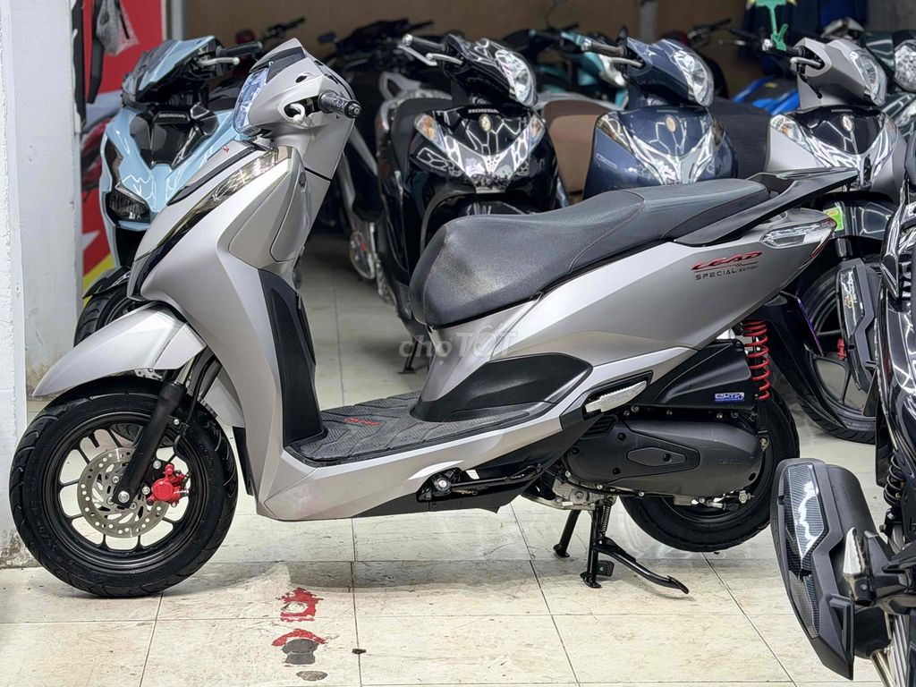 Honda Lead 4VAL Special 2023 Матовый серебристый Smartkey