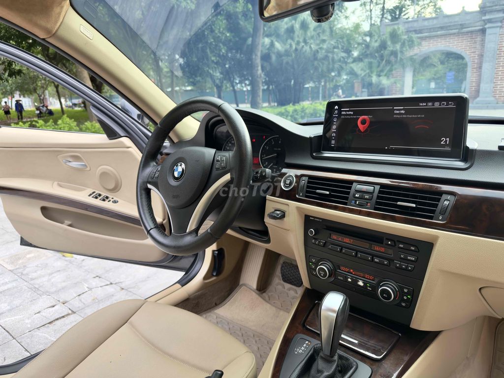 BMW 3 Series 325i 2010. Mua bán Ô tô tại Quận Long Biên Hà Nội được đăng bởi Tạ Dũng hình 14
