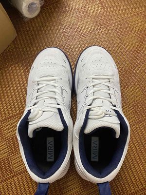 Giày thể thao Mira Trắng xanh navy size 40. Mua bán Giày dép tại Quận Cầu Giấy Hà Nội được đăng bởi Ichigo L