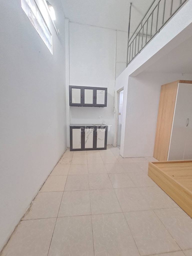 Недорогая комната в переулке 40 Чинь Кхинь, Тхань Суан