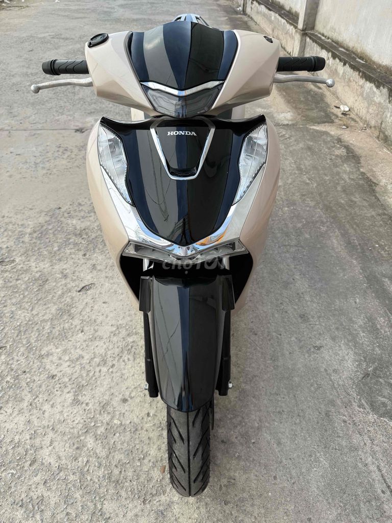 Sh 150 abs 2022 bản độ hãng như mới.. Mua bán Xe máy tại Quận Ô Môn Cần Thơ được đăng bởi Trần Tùng hình 2