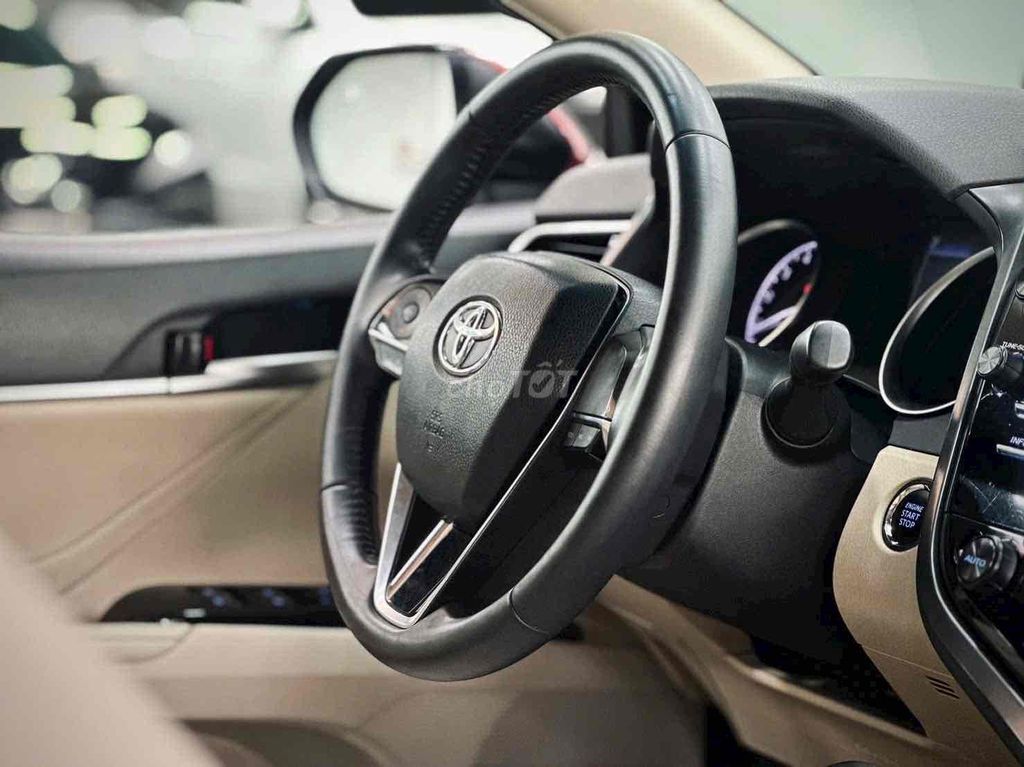 Toyota Camry 2.0G 2019 siêu đẹp. Mua bán Ô tô tại Quận 3 Tp Hồ Chí Minh được đăng bởi Nguyen Trung hình 13