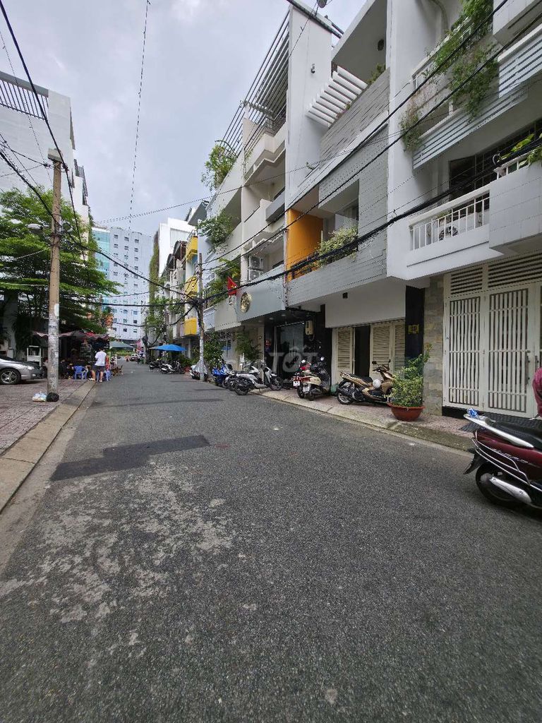 NHÀ MẶT TIỀN CẠNH CÔNG VIÊN PHÚ NHUẬN, 4 TẦNG, GIÁ 27 TRIỆU. Cho thuê Nhà ở tại Quận Phú Nhuận Tp Hồ Chí Minh được đăng bởi HANG hình 3