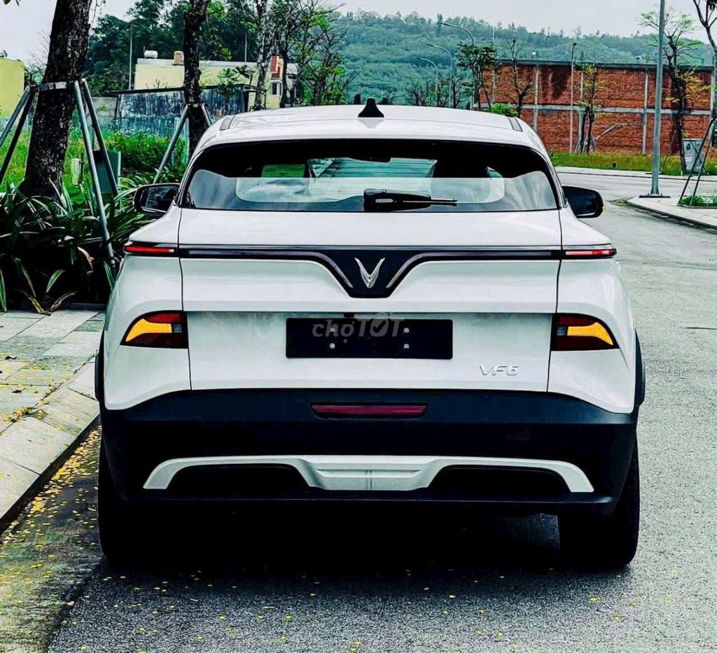 LÃI XUẤT THẤP,TRẢ GÓP NHẸ,120TR CẦM LÁI NGAY!. Mua bán Ô tô tại Thành phố Thủ Đức Tp Hồ Chí Minh được đăng bởi Hương Nguyễn VinFast hình 3