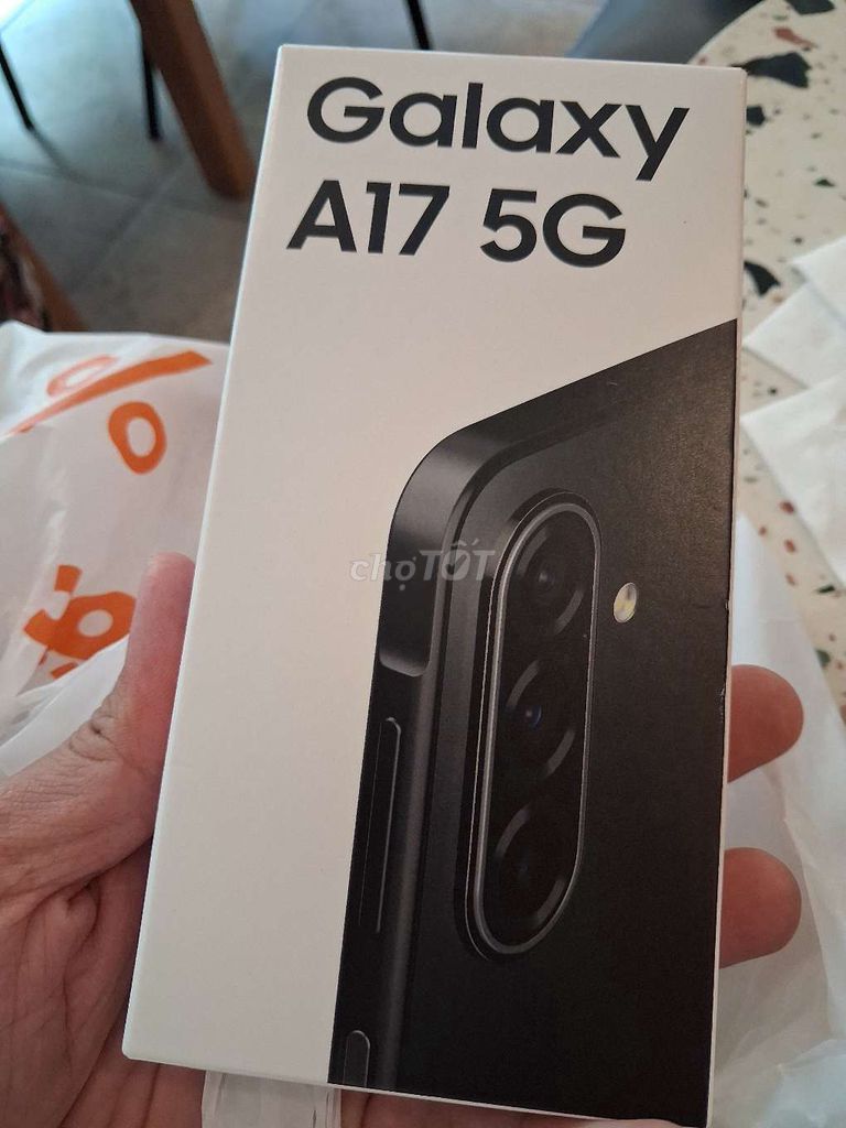 Samsung Galaxy A17 5G Đen. Mua bán Điện thoại tại Quận 3 Tp Hồ Chí Minh được đăng bởi VV hình 1