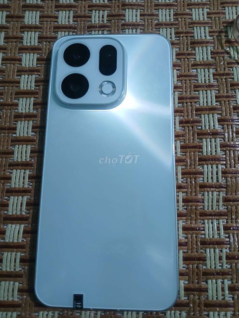 Oppo Find X9 Trắng. Mua bán Điện thoại tại Thành phố Biên Hòa Đồng Nai được đăng bởi Nguyen Trinh hình 1