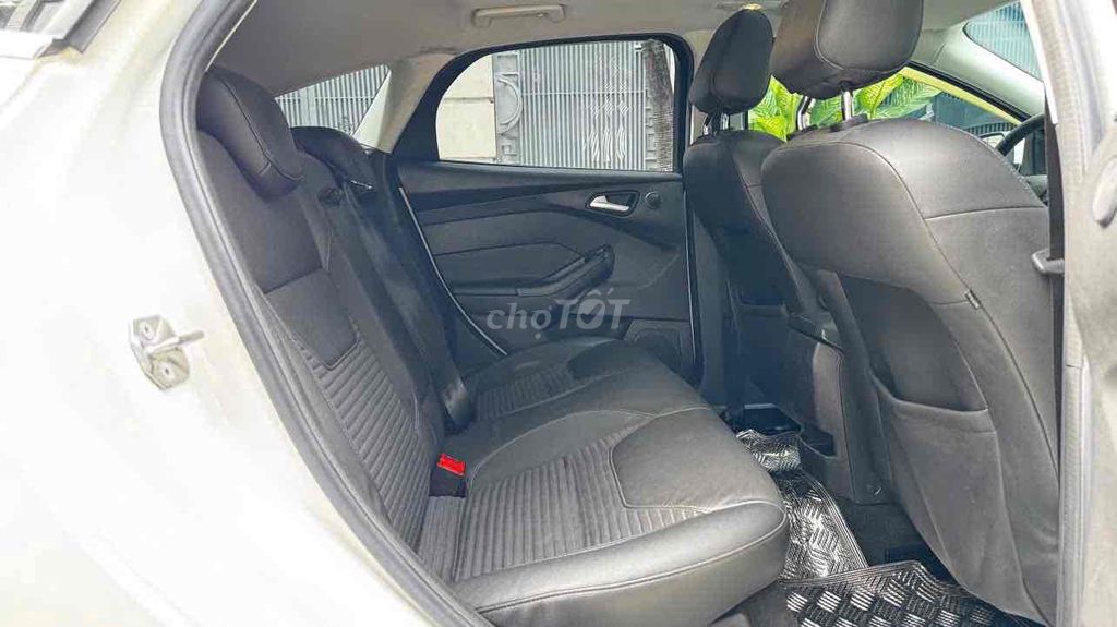Ford Focus Sport 2018 Trắng 35.000 km. Mua bán Ô tô tại Quận Tân Bình Tp Hồ Chí Minh được đăng bởi Sài Gòn Ford hình 7