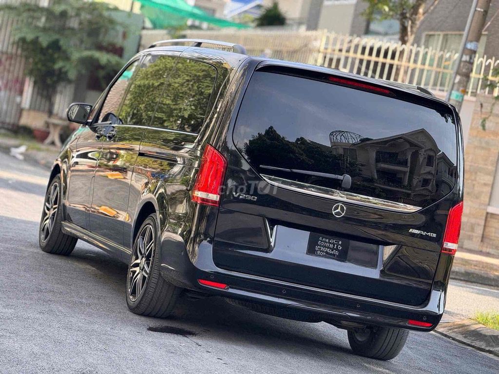 Mercedes Benz V250AMG Model 2023 - Bank 90%. Mua bán Ô tô tại Quận 7 Tp Hồ Chí Minh được đăng bởi PHÁT ĐẠT LUXURY CAR hình 2