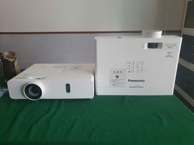 Máy chiếu Panasonic VW355N độ sáng cao 4000 Ansi. Mua bán Đồ dùng văn phòng tại Quận Tân Phú Tp Hồ Chí Minh được đăng bởi Laptop xách tay Nhật Mỹ
