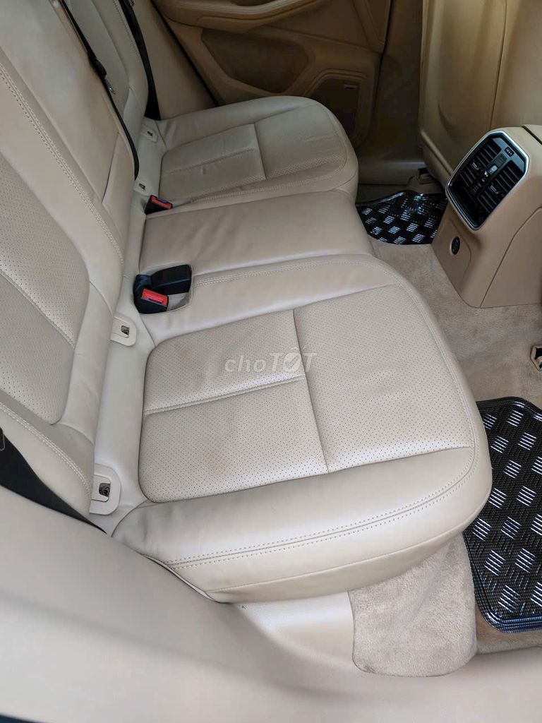 Porsche Macan fulloption, nhà trùm mền còn rất mới. Mua bán Ô tô tại Quận 10 Tp Hồ Chí Minh được đăng bởi Mỹ Linh hình 11