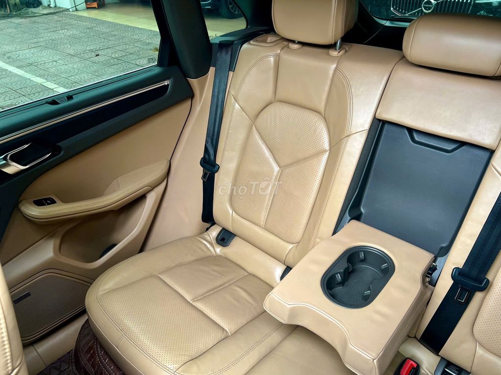 Porsche Macan 2016 model 2017, xe đẹp, xem là Ưng. Mua bán Ô tô tại Quận Long Biên Hà Nội được đăng bởi Long Biên Cars hình 11