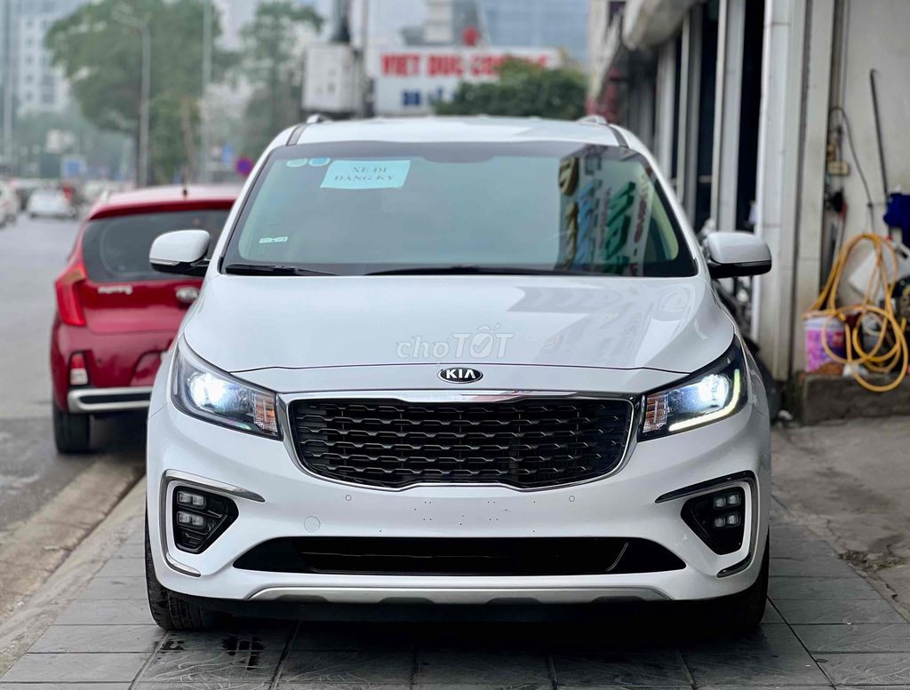 Kia Sedona 2020 2.2 DAT Deluxe - 82000 km