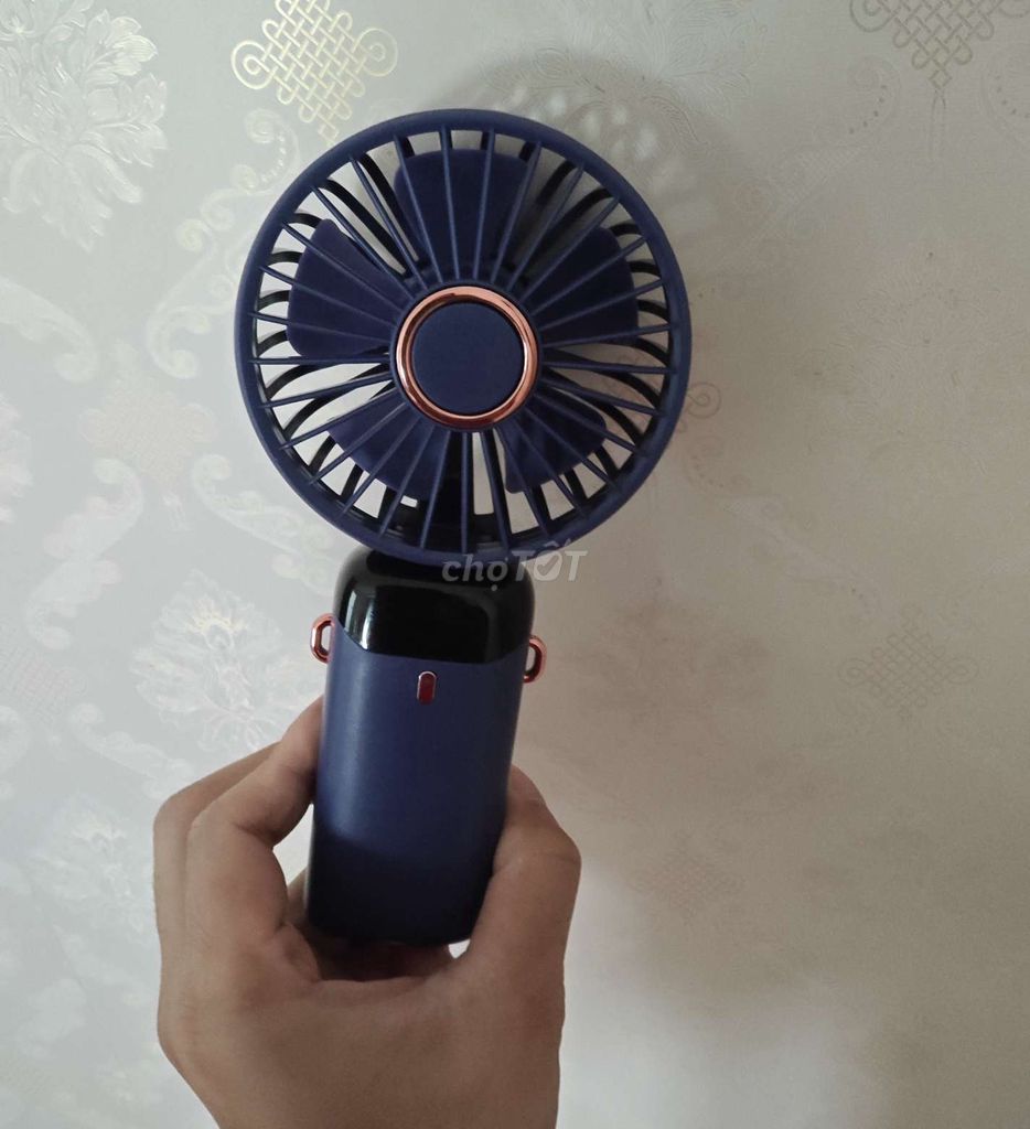 Quạt cầm tay siêu mát . Mua bán Quạt tại Quận Hai Bà Trưng Hà Nội được đăng bởi Vảo nick xem thêm  hình 1