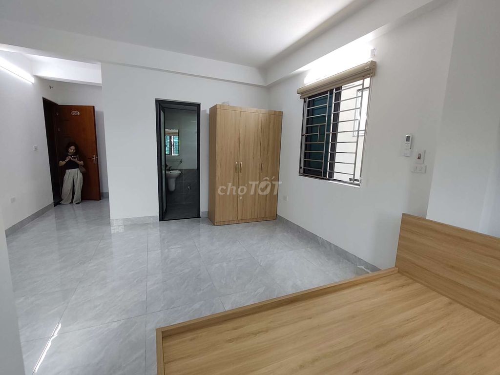 CHÍNH CHỦ 30M2 PHÒNG GÓC THOÁNG MÁT BAN CÔNG THANG MÁY