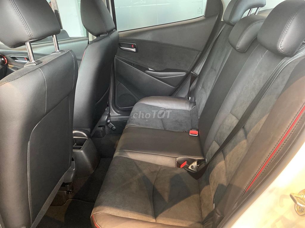MAZDA 2 AT CHỈ 400TR NHẬN NGAY XE. Mua bán Ô tô tại Quận 7 Tp Hồ Chí Minh được đăng bởi Tú Mada Kia Phú Mỹ Hưng hình 7