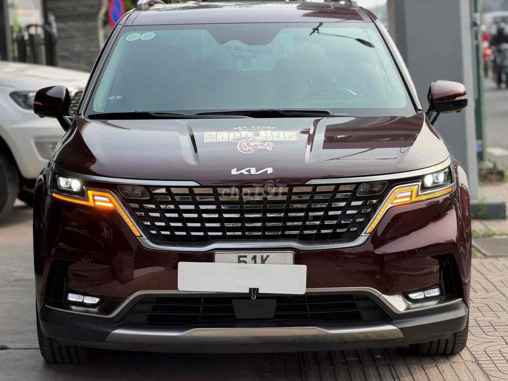KIA Carnival Signature 2.2D, красная слива, 43 000 км