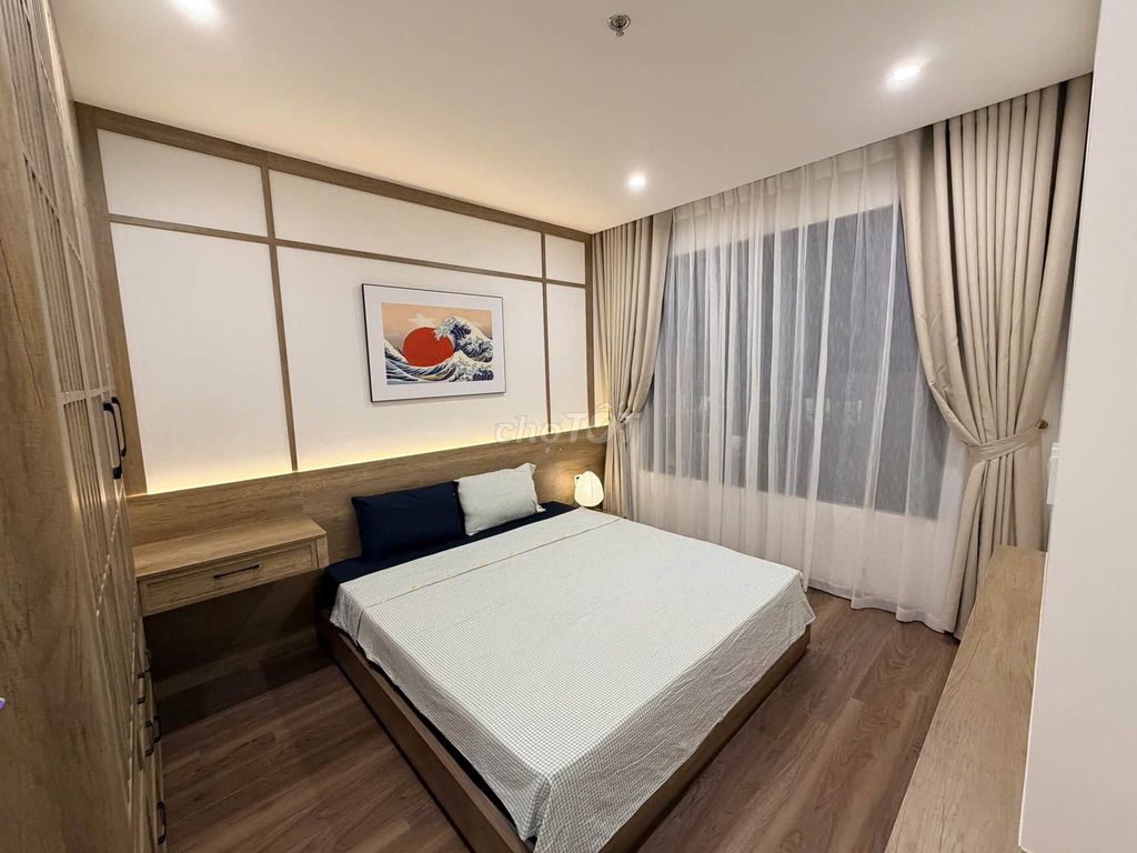 Трехкомнатная квартира с мебелью в Vinhomes Ocean Park