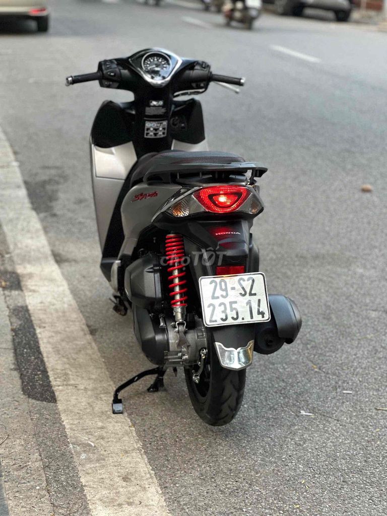 XE MÁY 68 - Honda SH Mode 2024 Abs Xám Sần. Mua bán Xe máy tại Quận Tây Hồ Hà Nội được đăng bởi Đức Anh hình 1