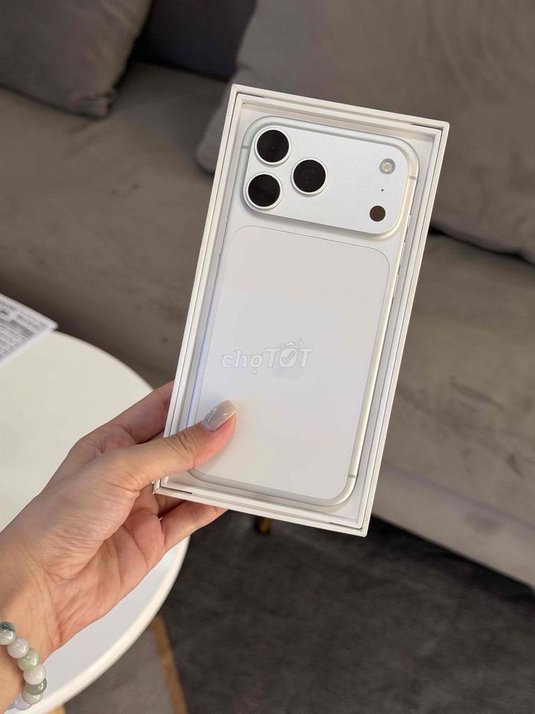 Apple iPhone 17 ProMax 256GB Trắng VN BH 05/26 S8L. Mua bán Điện thoại tại Quận 8 Tp Hồ Chí Minh được đăng bởi TRƯỜNG MOBILE  hình 1