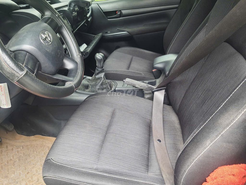 TOYOTA HILUX 4x2 MT – SẢN XUẤT 2021. Mua bán Ô tô tại Quận 7 Tp Hồ Chí Minh được đăng bởi Tuấn  hình 4
