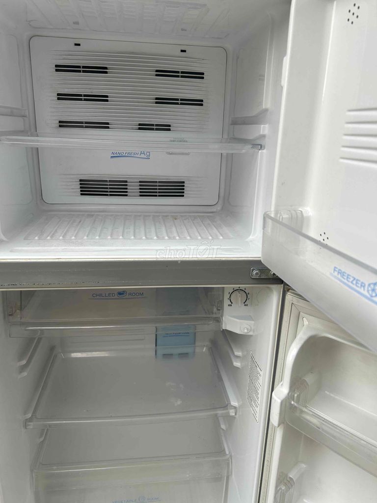 cần bán gấp tủ lanh
