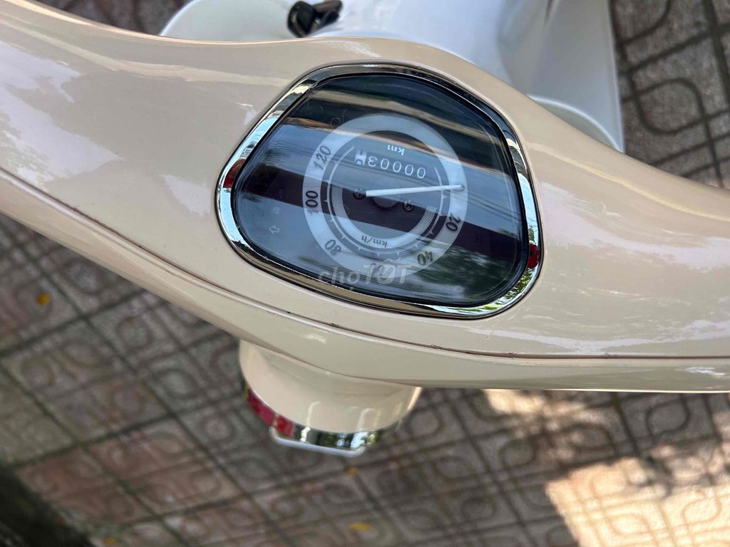 Xe máy điện Cub màu Kem xe mới. chúng thưởng bán. Mua bán Xe điện tại Quận 12 Tp Hồ Chí Minh được đăng bởi Xe Máy Anh Em hình 4