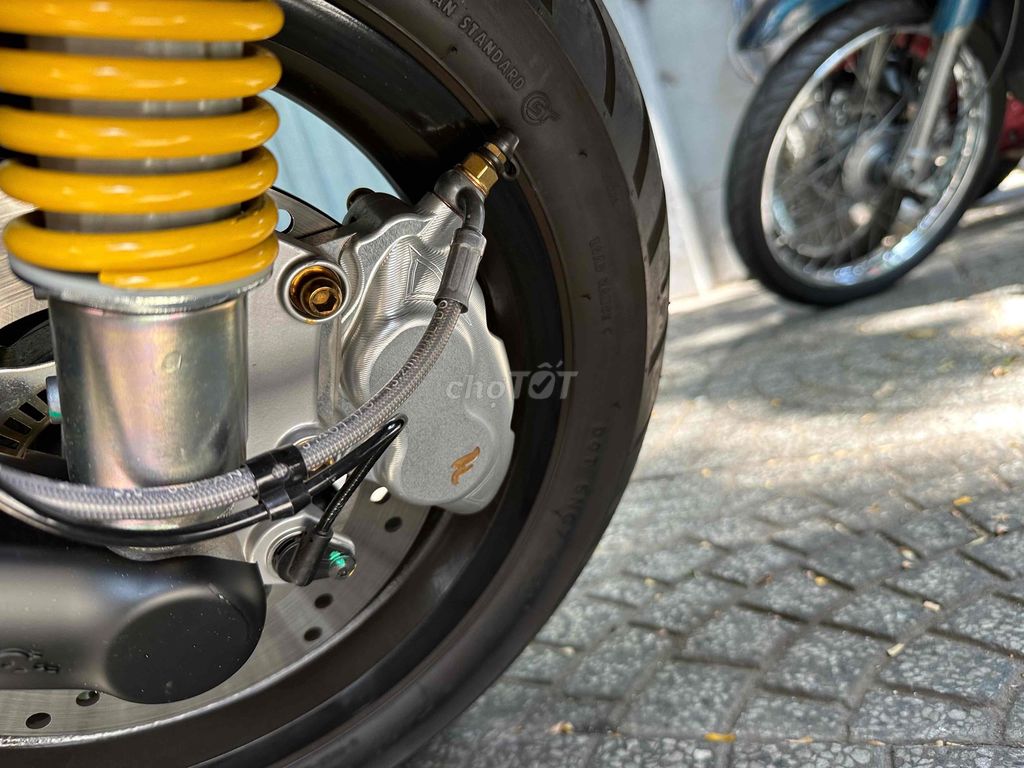 Bán cặp heo Frando dành riêng cho Vespa GTS. Mua bán Phụ tùng xe tại Quận 7 Tp Hồ Chí Minh được đăng bởi Tezuka hình 1