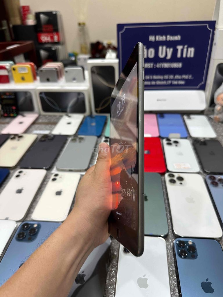 Ipad Mini 4 128GB + 4G Đẹp Keng Quốc Tế Nhỏ gọn. Mua bán Máy tính bảng tại Thành phố Thủ Đức Tp Hồ Chí Minh được đăng bởi TonTrung Táo Uy Tín  hình 5
