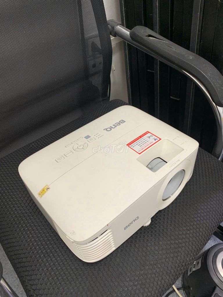 Máy chiếu BenQ MX550 Trắng. Mua bán Đồ dùng văn phòng tại Quận Thanh Xuân Hà Nội được đăng bởi Ngọc Dũng hình 1