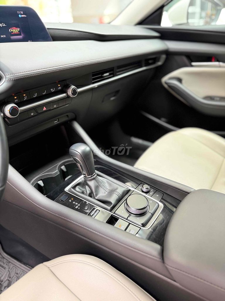 Mazda 3 2020 Deluxe 54.000 km Trắng. Mua bán Ô tô tại Thành phố Đà Lạt Lâm Đồng được đăng bởi nguyễn hữu minh hình 6