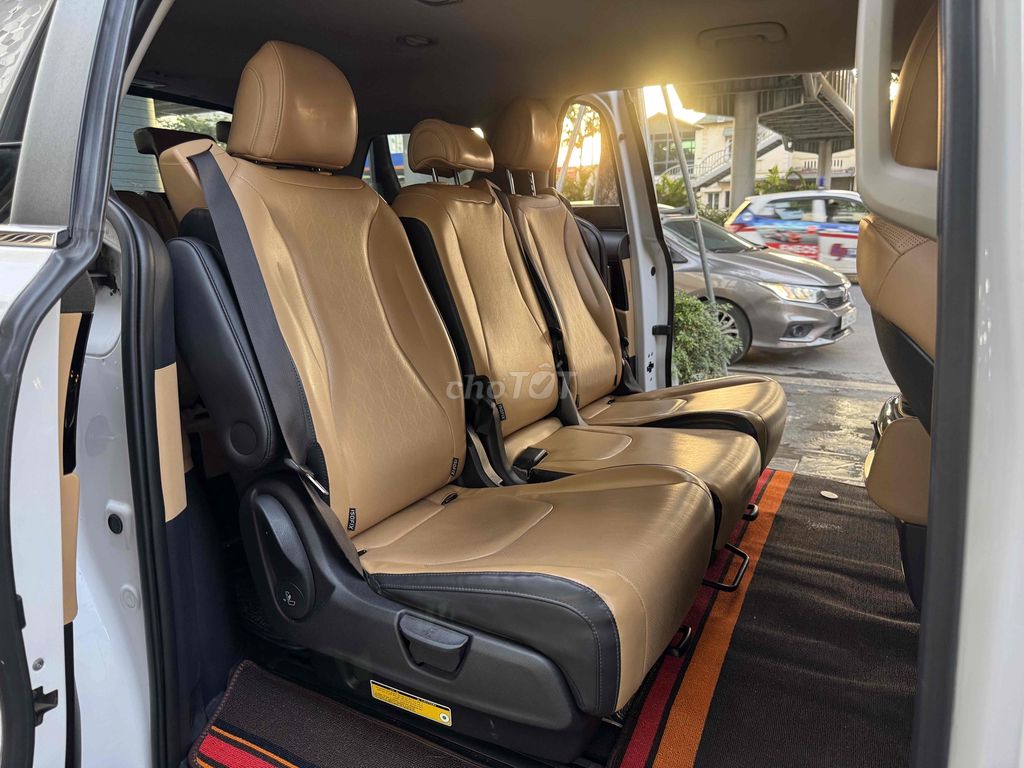 CẦN BÁN KIA CANIVAL 2.2D MÁY DẦU 8 GHẾ SIÊU MỚI. Mua bán Ô tô tại Quận Bắc Từ Liêm Hà Nội được đăng bởi Mr PHÁT THÁI HÀ AUTO hình 12