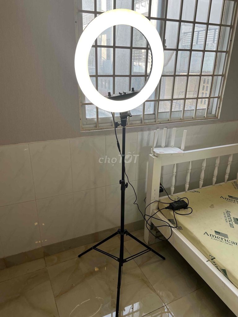 Đèn Ring Light LED Đen Livestream Makeup. Mua bán Đèn tại Quận 3 Tp Hồ Chí Minh được đăng bởi Linh  hình 1