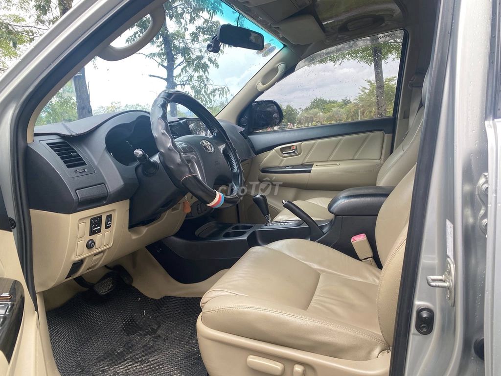 Toyota Fortuner 2014 2.7V 4x2 AT - 115000 km. Mua bán Ô tô tại Thành phố Quảng Ngãi Quảng Ngãi được đăng bởi Cao Minh Hà hình 3