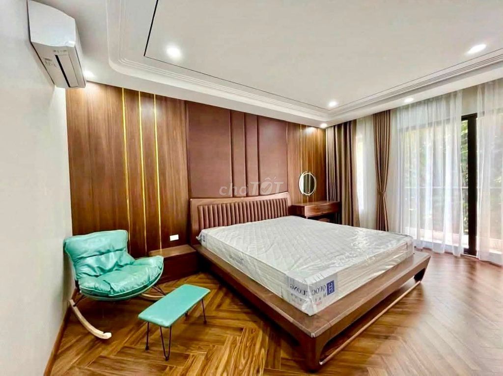 Продается дом площадью 104 м² в Диньконге, Хоанг Май, с гаражом, лифтом