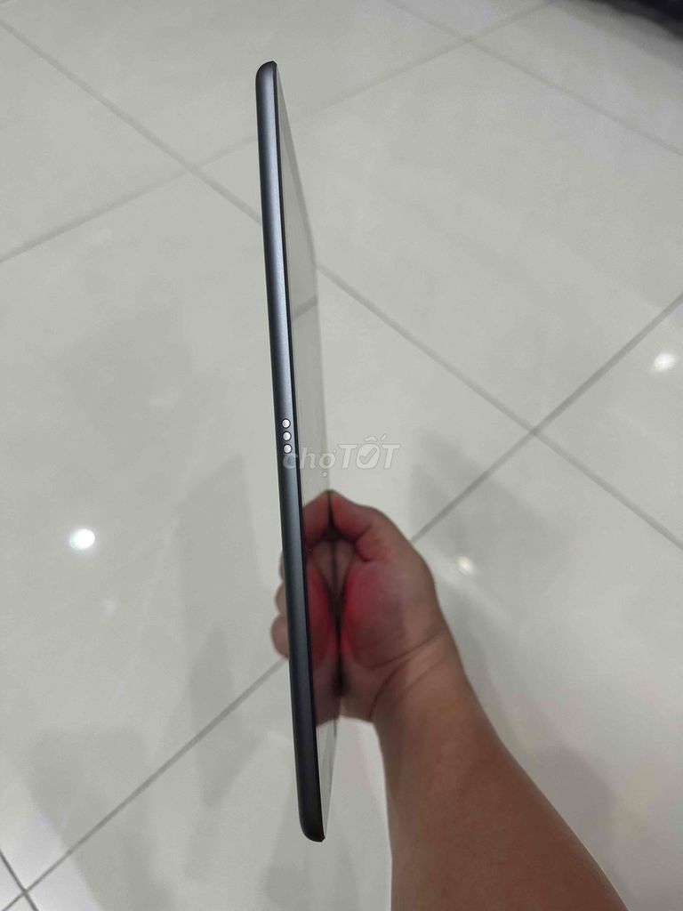 Thanh Lý iPad Gen 7 32GB Wifi Xám Siêu Lướt. Mua bán Máy tính bảng tại Quận Tân Bình Tp Hồ Chí Minh được đăng bởi Hoàng Quốc hình 5