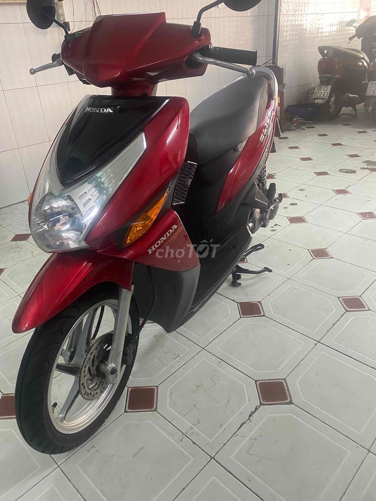 Xe Click đỏ. Mua bán Xe máy tại Quận 7 Tp Hồ Chí Minh được đăng bởi thanh xuân hình 4