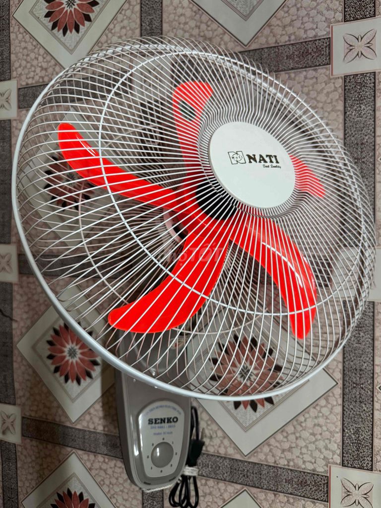 Quạt treo tường Senko B40 2 dây chạy mạnh còn đẹp. Mua bán Quạt tại Quận 1 Tp Hồ Chí Minh được đăng bởi Chú Nghị BÁN QUẠT VÀ SỬA ĐỒ ĐIỆN CŨ hình 1