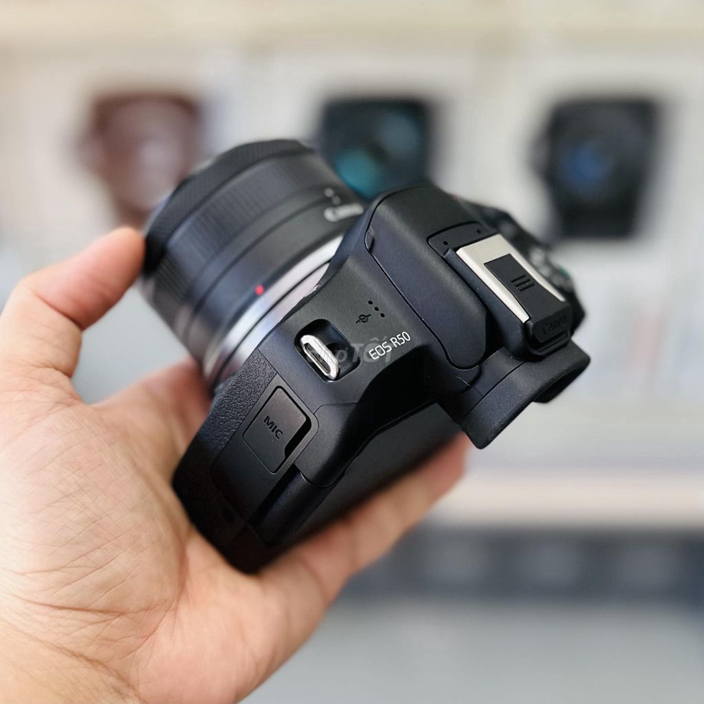 Canon R50 + Lens kit 18-45 STM, 99%. BH 22 Tháng