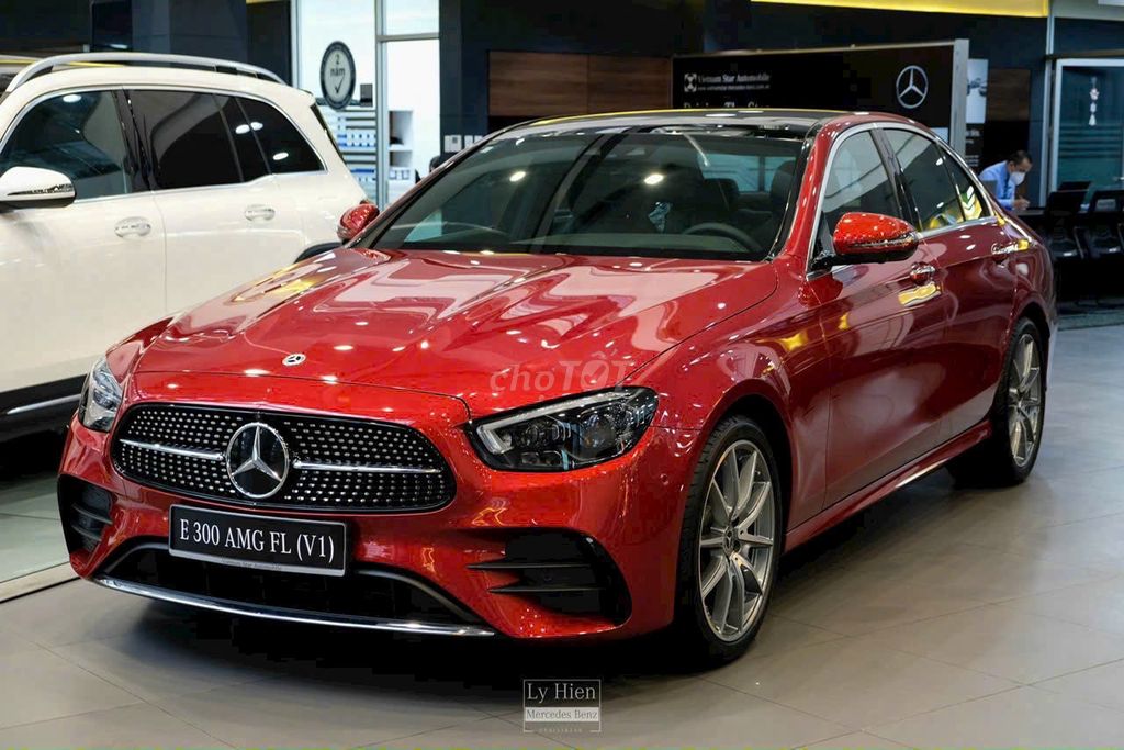 XE TRƯNG BÀY-MERCEDES E300 AMG ODO 16KM