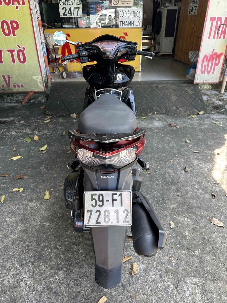 Honda Air Blade 125 2015, BSTP Đỏ đen. Mua bán Xe máy tại Quận Tân Phú Tp Hồ Chí Minh được đăng bởi Cầm Đồ Trọng Tín hình 3