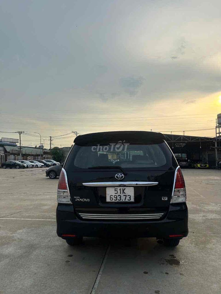 innova bản V tự động đời 2010. Mua bán Ô tô tại Quận Bình Tân Tp Hồ Chí Minh được đăng bởi Nguyễn Tấn Nghiêm hình 3