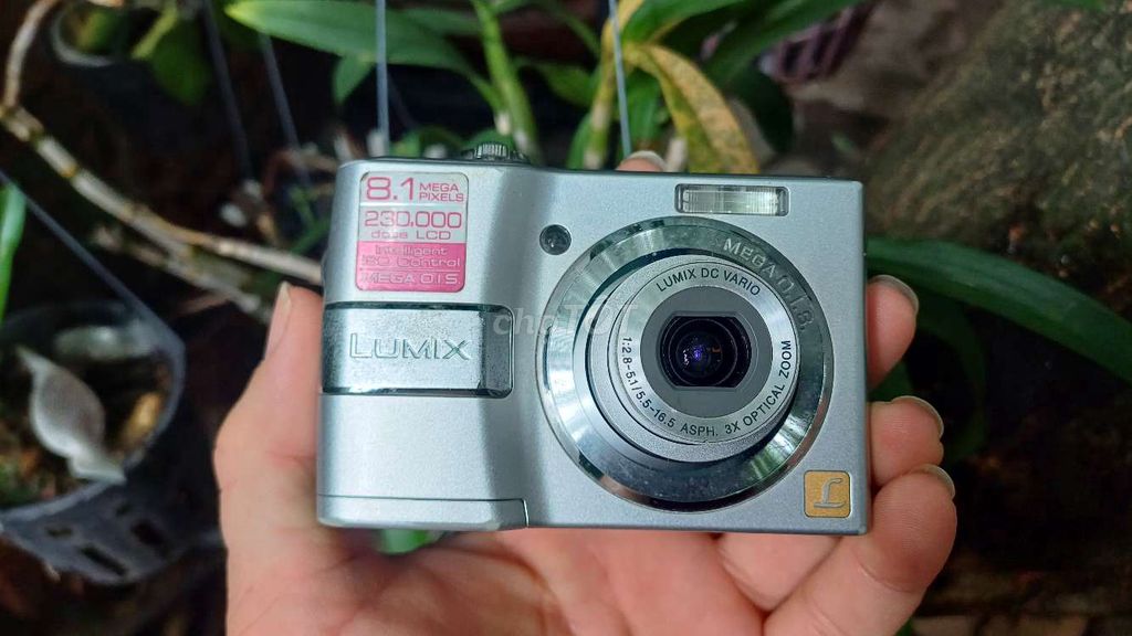 Máy ảnh du lịch kĩ thuật số Panasonic Lumix