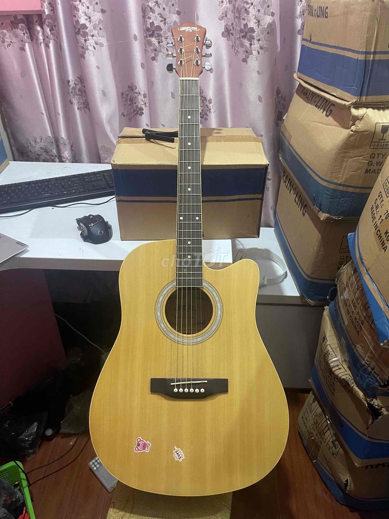 Đàn guitar Caravan Music gỗ nâu 97% mới. Mua bán Nhạc cụ tại Quận Hoàng Mai Hà Nội được đăng bởi Phạm Đức Thảnh hình 1