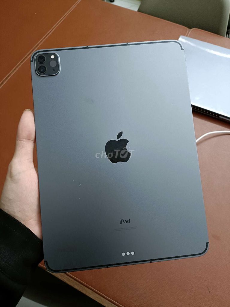 iPad Pro m1 11inch 128GB 5G Pin 89% nứt kính góc